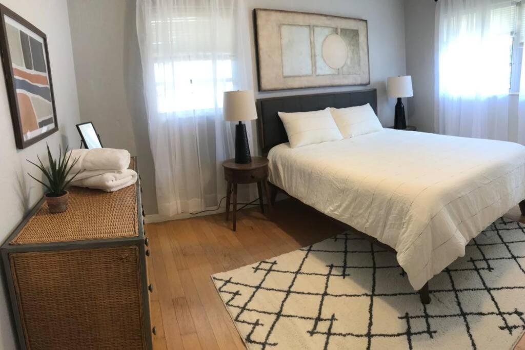 Boho Vibe 3B/2B Centrally Located Alta Vista Home サラソータ エクステリア 写真