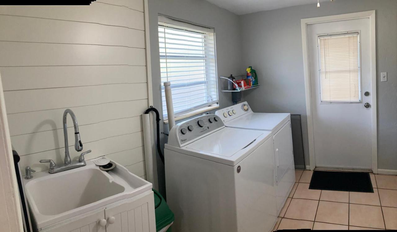 Boho Vibe 3B/2B Centrally Located Alta Vista Home サラソータ エクステリア 写真